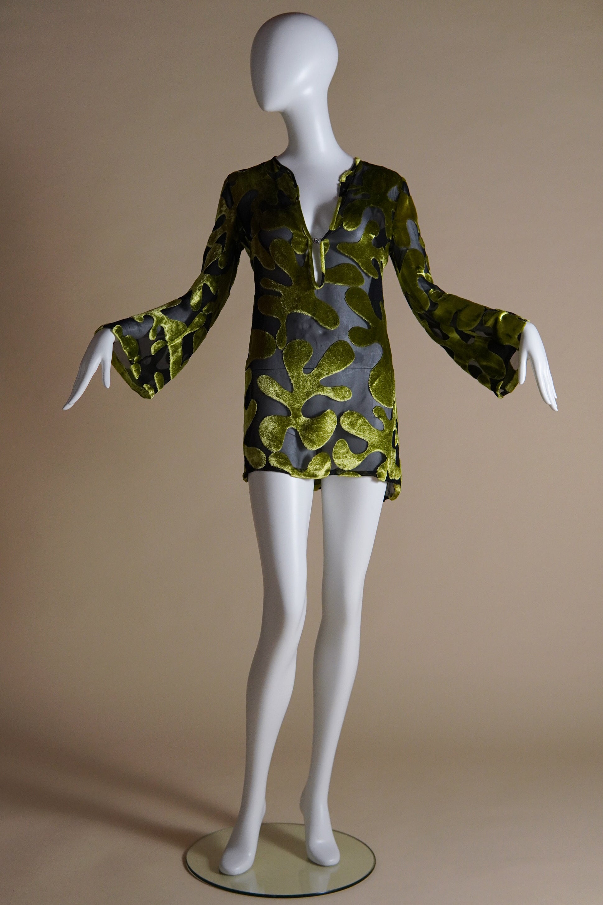 S/S 1996 Gucci by Tom Ford runway and campaign silk velvet burnout gre (that)bityou vintage S/S 1996 Gucci by Tom Ford runway and campaign silk velvet burnout gre (that)bityou vintage