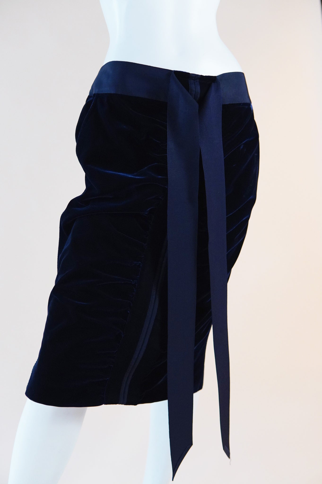 F/W 2002 documented Yves Saint Laurent by Tom Ford velvet suit - M/L