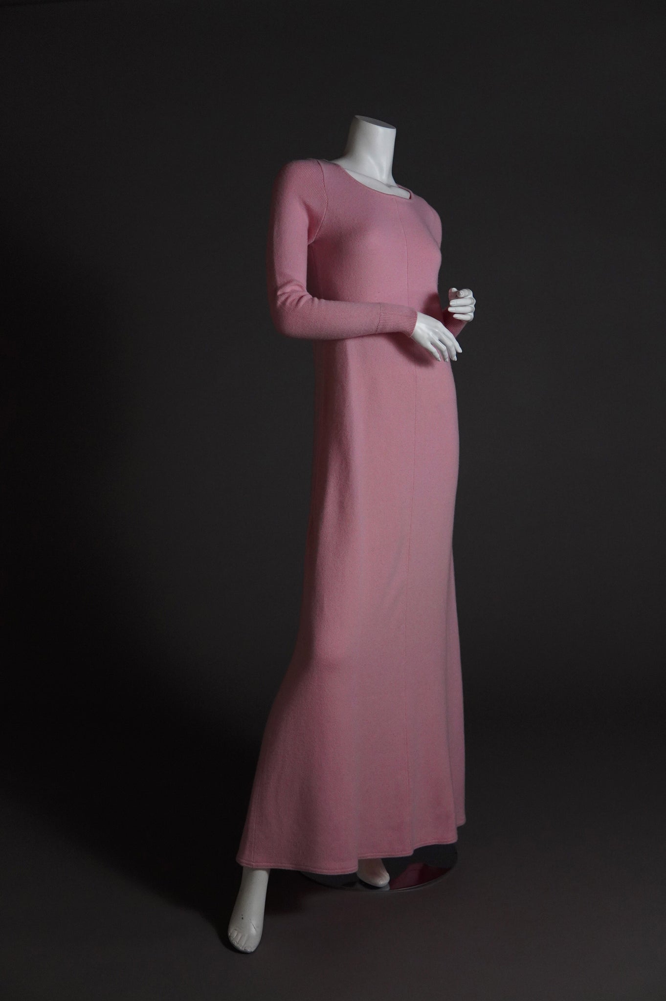 S/S 1973 Halston runway cashmere full-length dress in baby pink - S