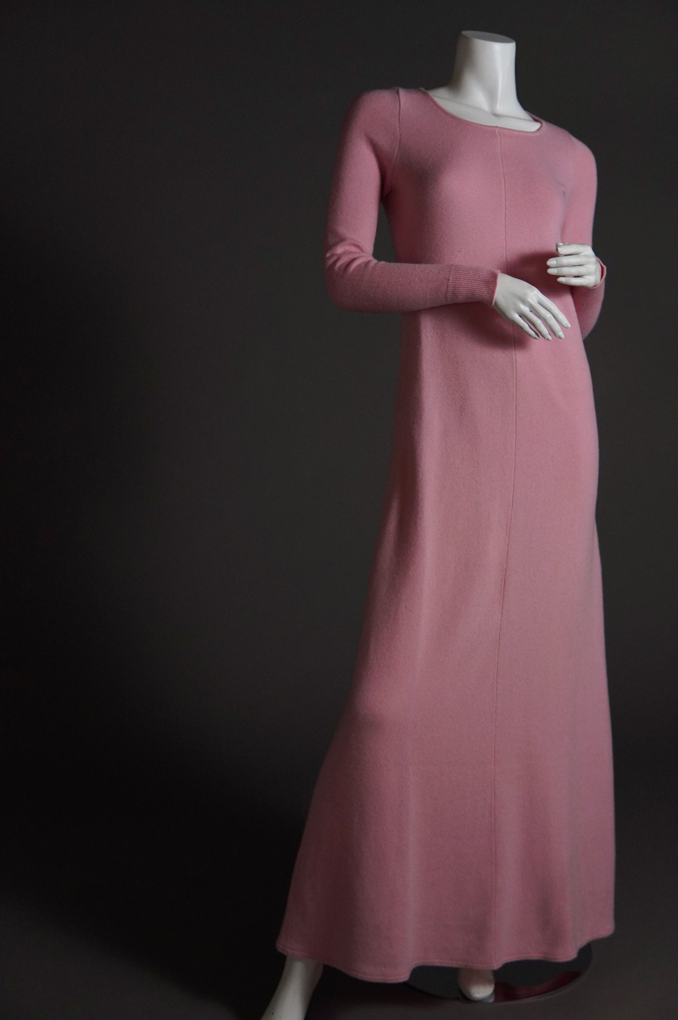 S/S 1973 Halston runway cashmere full-length dress in baby pink - S