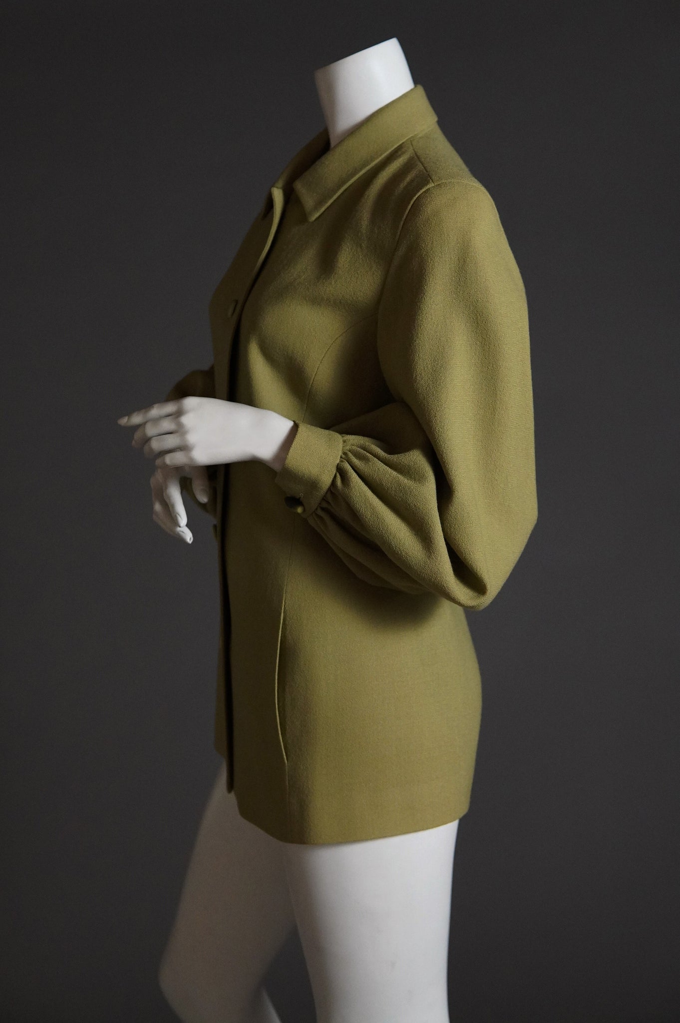 c. 1990 Isaac Mizrahi wool jacket with bishop sleeve in pea green - M/L