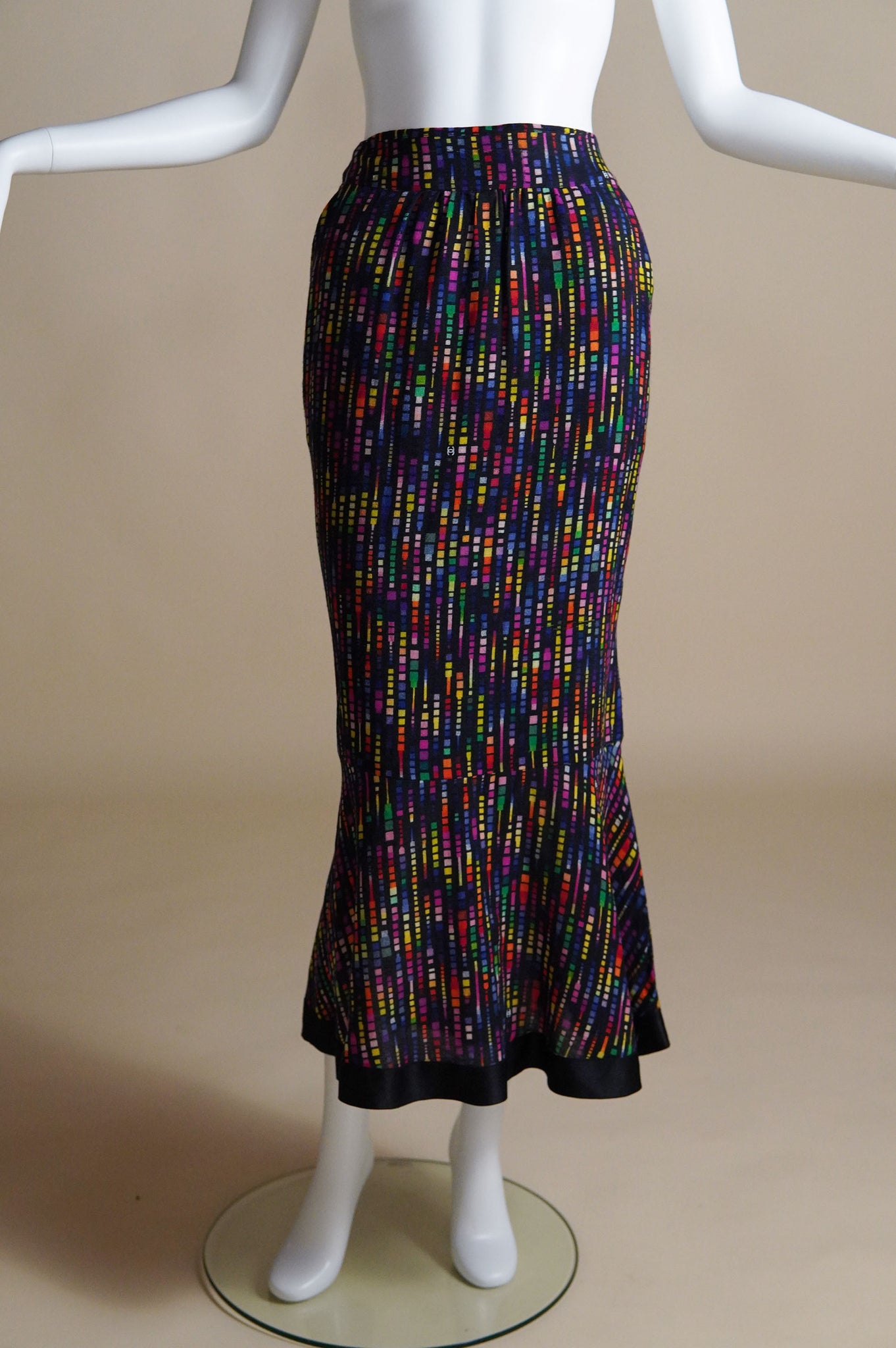 F/W 2001 Chanel by Karl Lagerfeld fluted mermaid wool skirt with multi-colour pattern - S/M