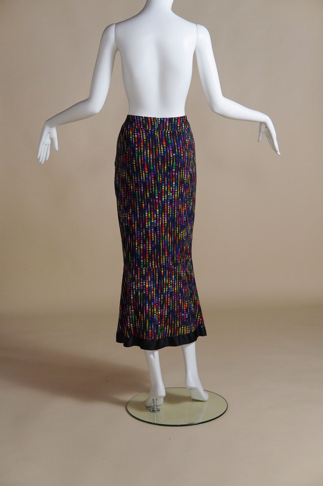 F/W 2001 Chanel by Karl Lagerfeld fluted mermaid wool skirt with multi-colour pattern - S/M