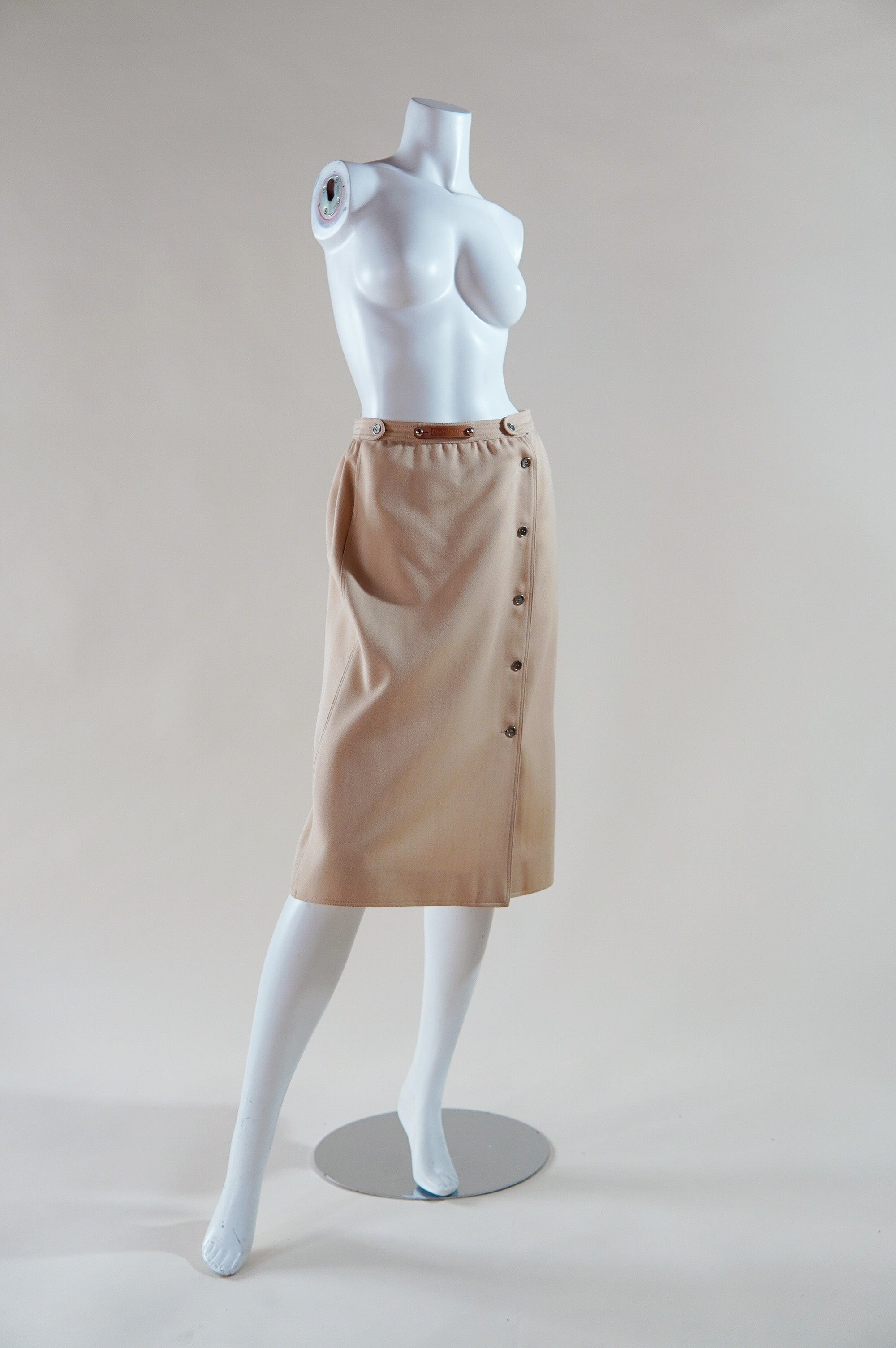 courreges vintage フランス製 ロングスカート 000 未使用 Courreges - 未使用 クレージュ ☆ ヴィンテージ レザー がま口