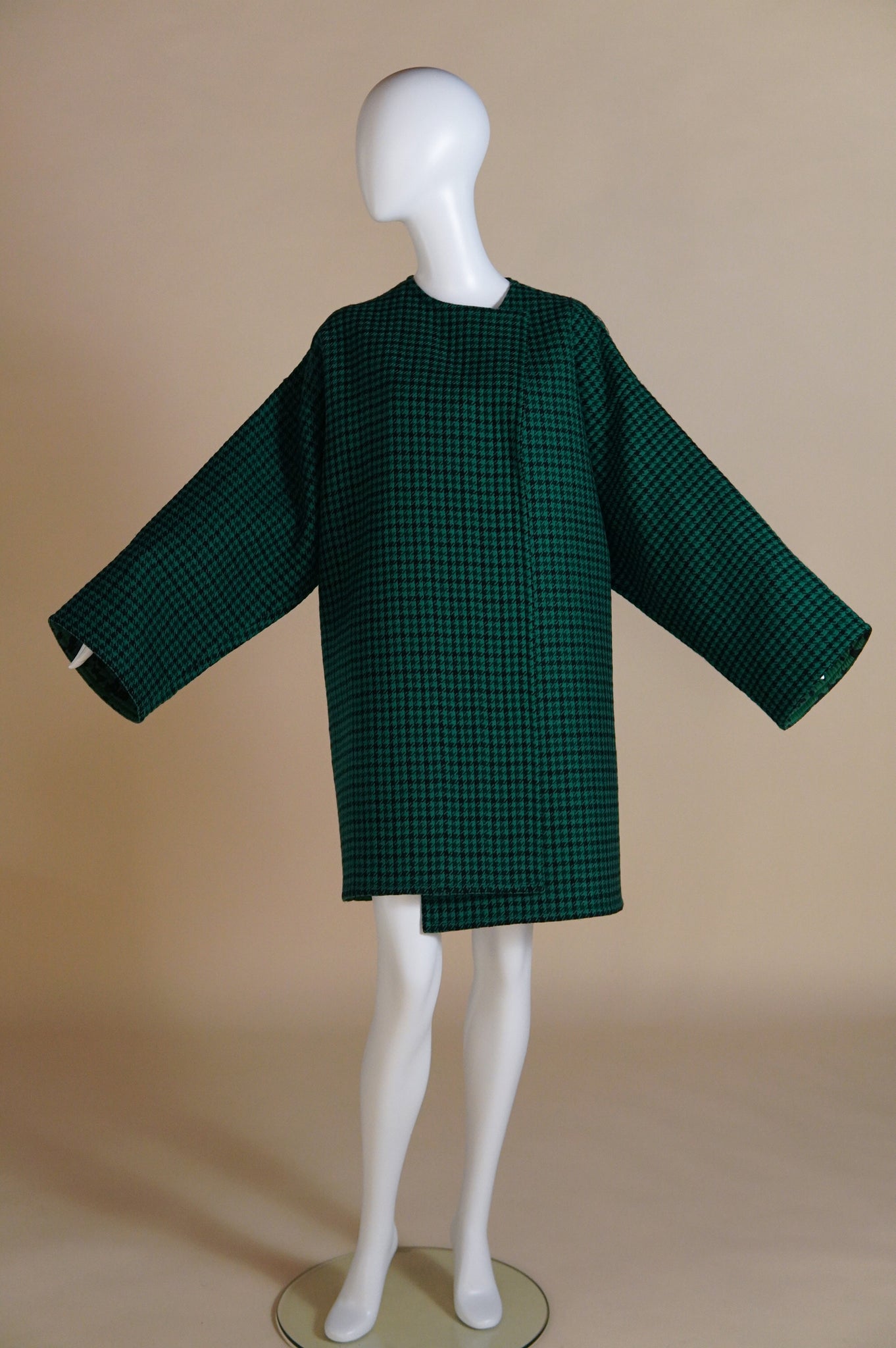 F/W 1993 Geoffrey Beene museum held green and black houndstooth coat with dalmatian lining - O/S