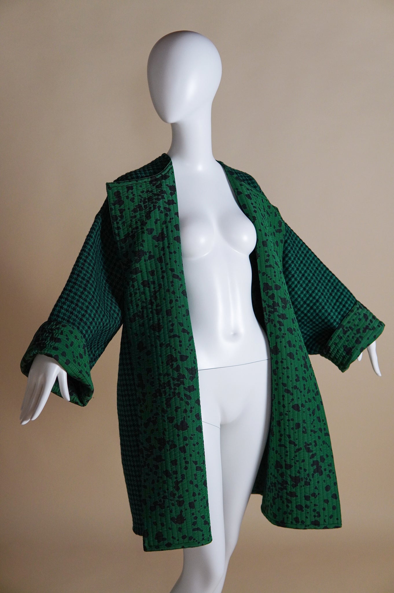 F/W 1993 Geoffrey Beene museum held green and black houndstooth coat with dalmatian lining - O/S