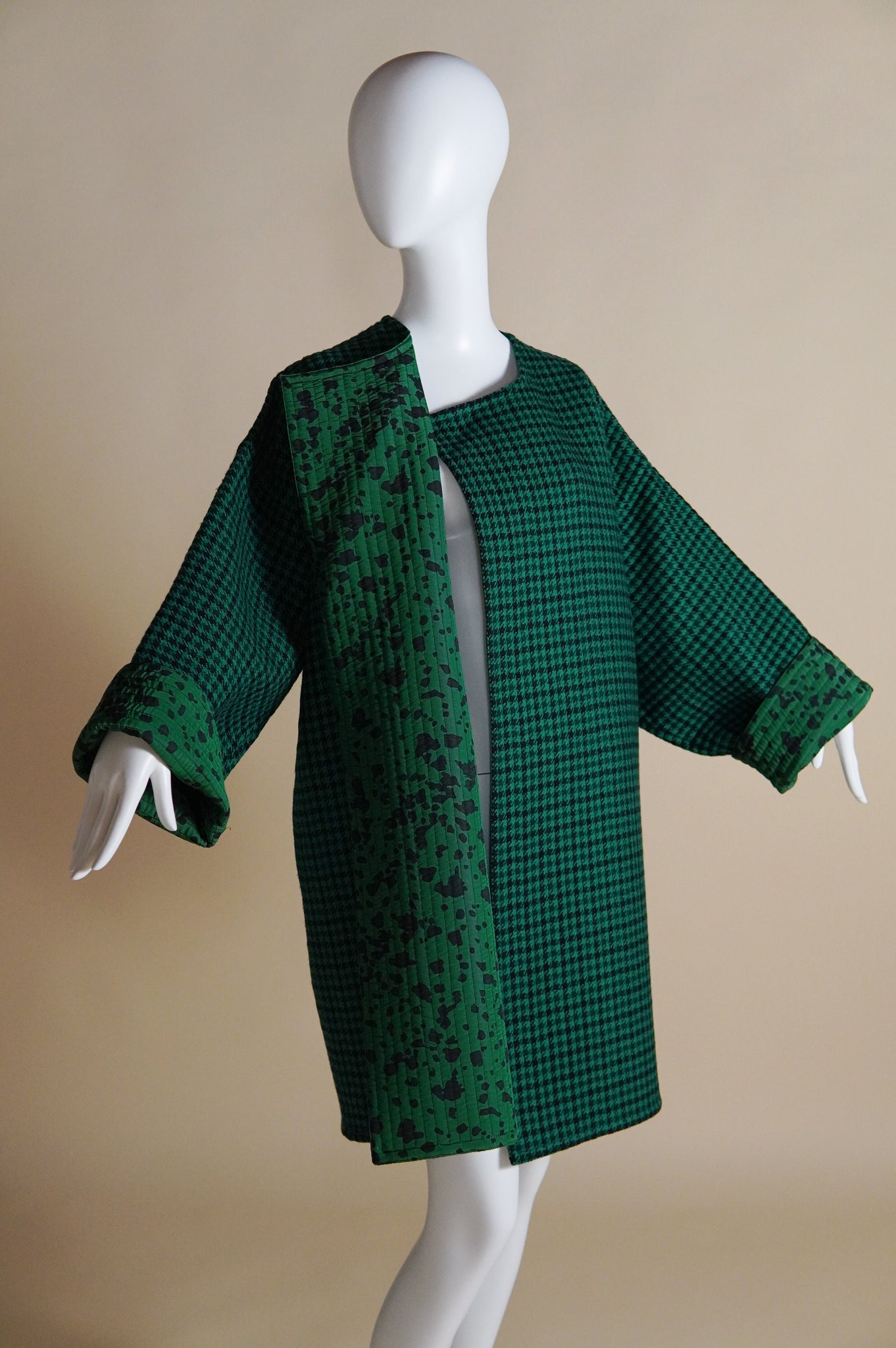 F/W 1993 Geoffrey Beene museum held green and black houndstooth coat with dalmatian lining - O/S
