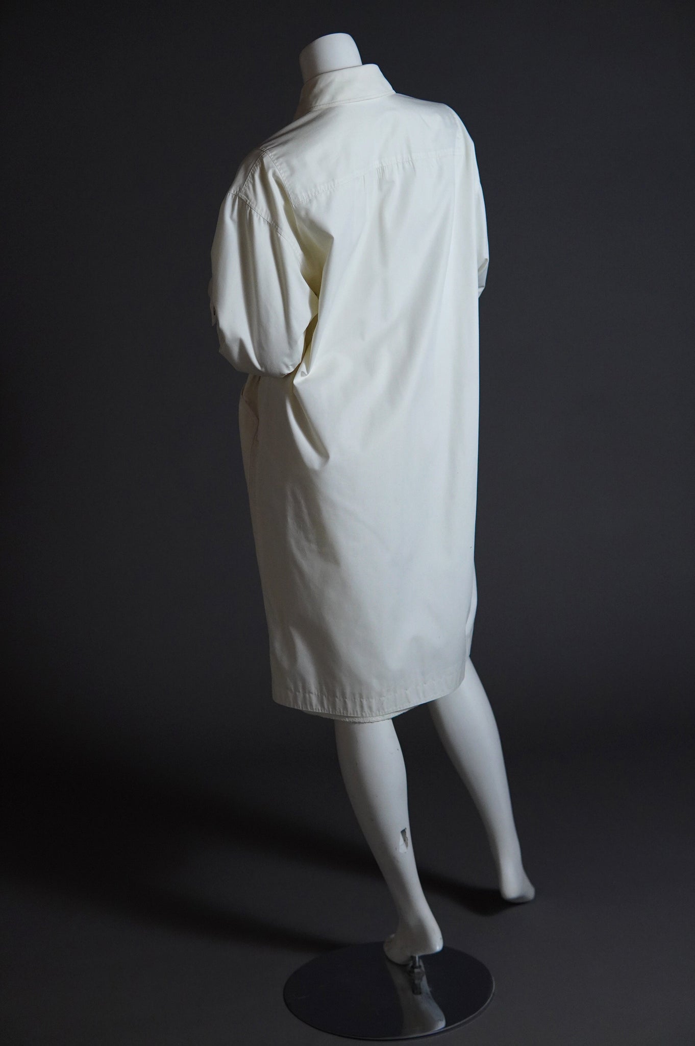 vintage Courrèges retro-futurist white coat with silver accents - S/M