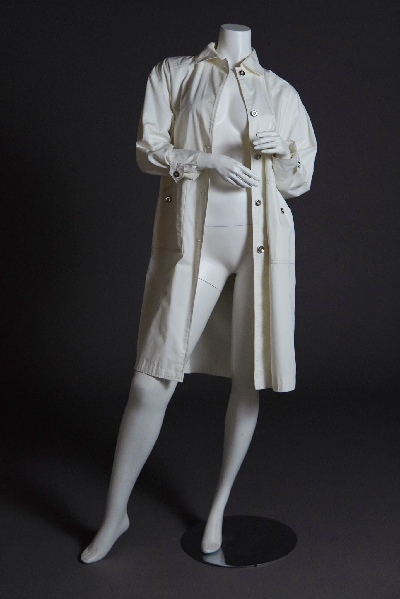 vintage Courrèges retro-futurist white coat with silver accents - S/M