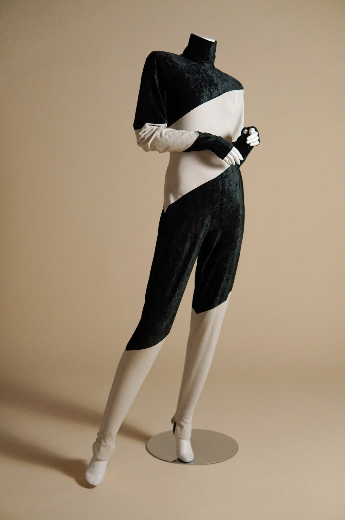 F/W 1990 Norma Kamali runway diagonal black and white jumpsuit - XS/S