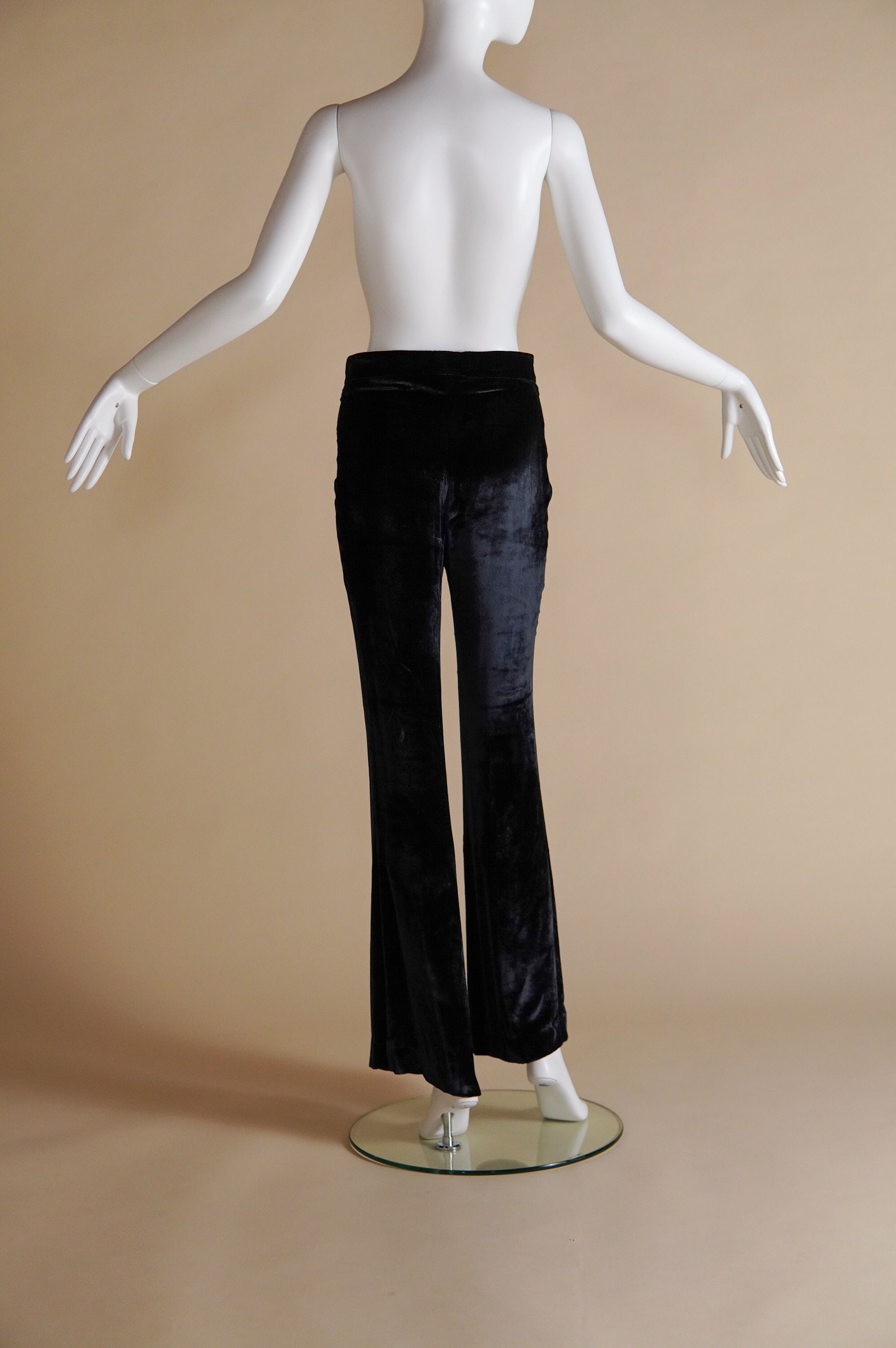 F/W 1999 Gucci by Tom Ford runway and ad campaign black velvet