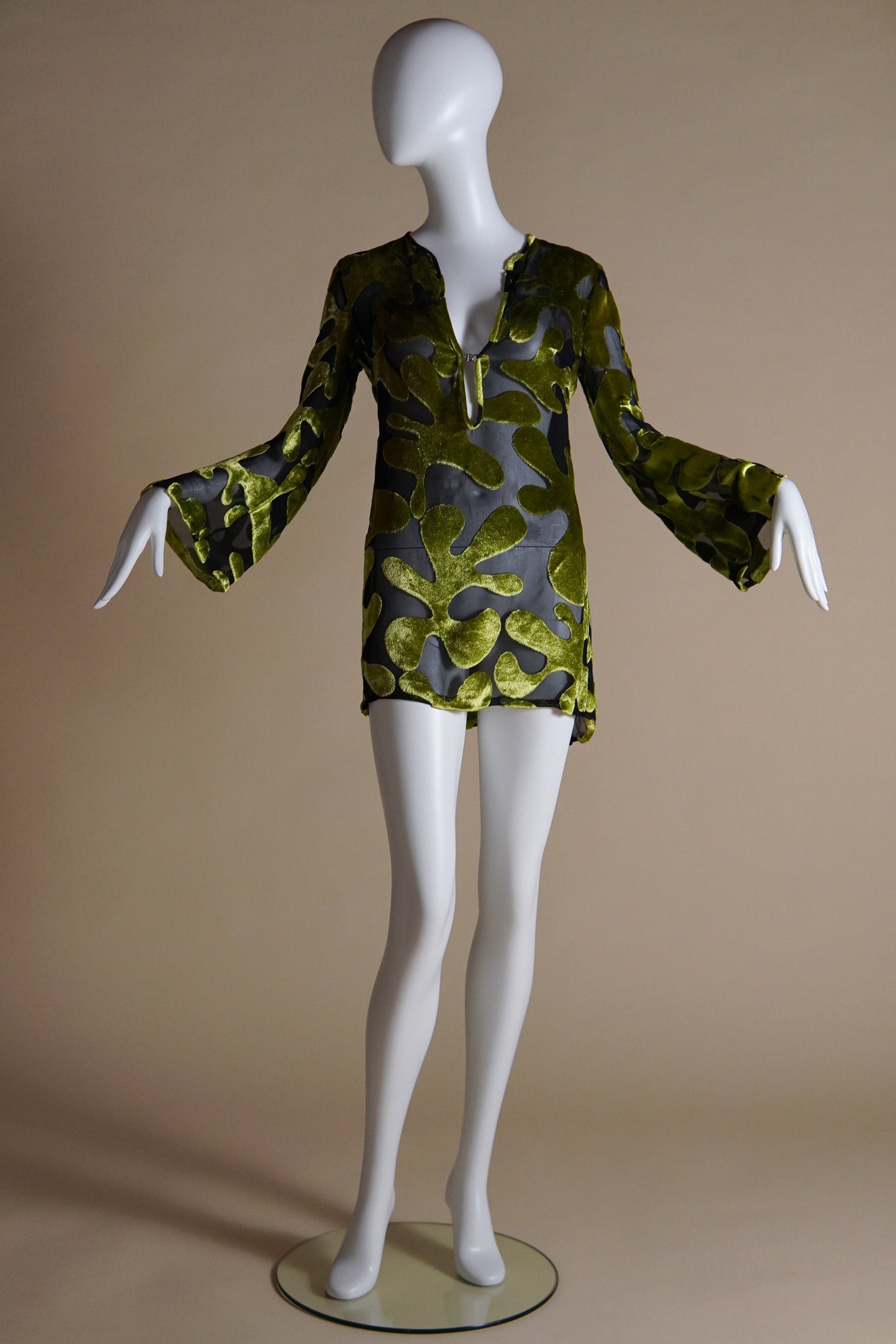 S/S 1996 Gucci by Tom Ford runway and campaign silk velvet burnout gre (that)bityou vintage S/S 1996 Gucci by Tom Ford runway and campaign silk velvet burnout gre (that)bityou vintage