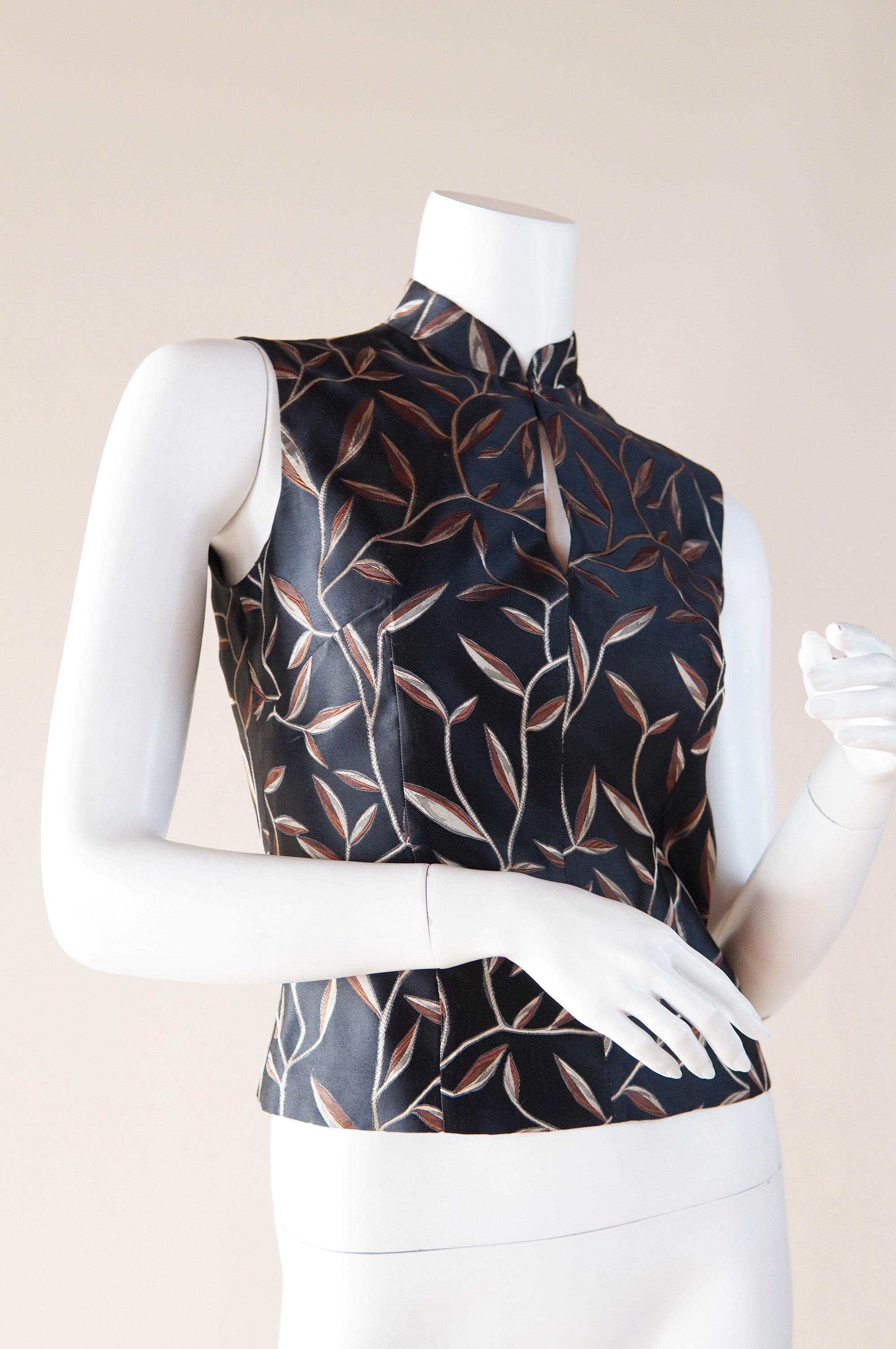 prada 2013ss ネイビーアイボリー ノースリーブベスト prada 2013ss ネイビーアイボリー ノースリーブベスト prada 2013ss