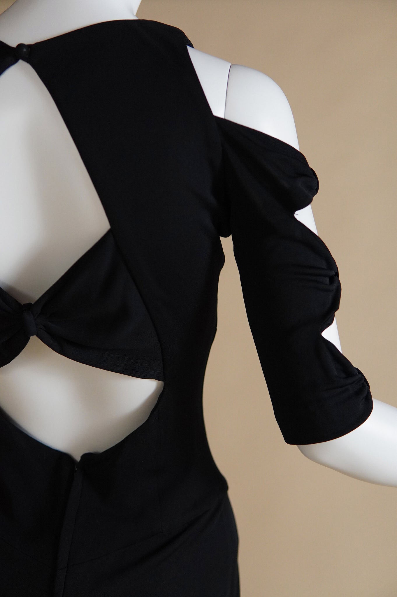 1980s Vicky Tiel Couture black dress with cut-out sleeves and open back - XS/S