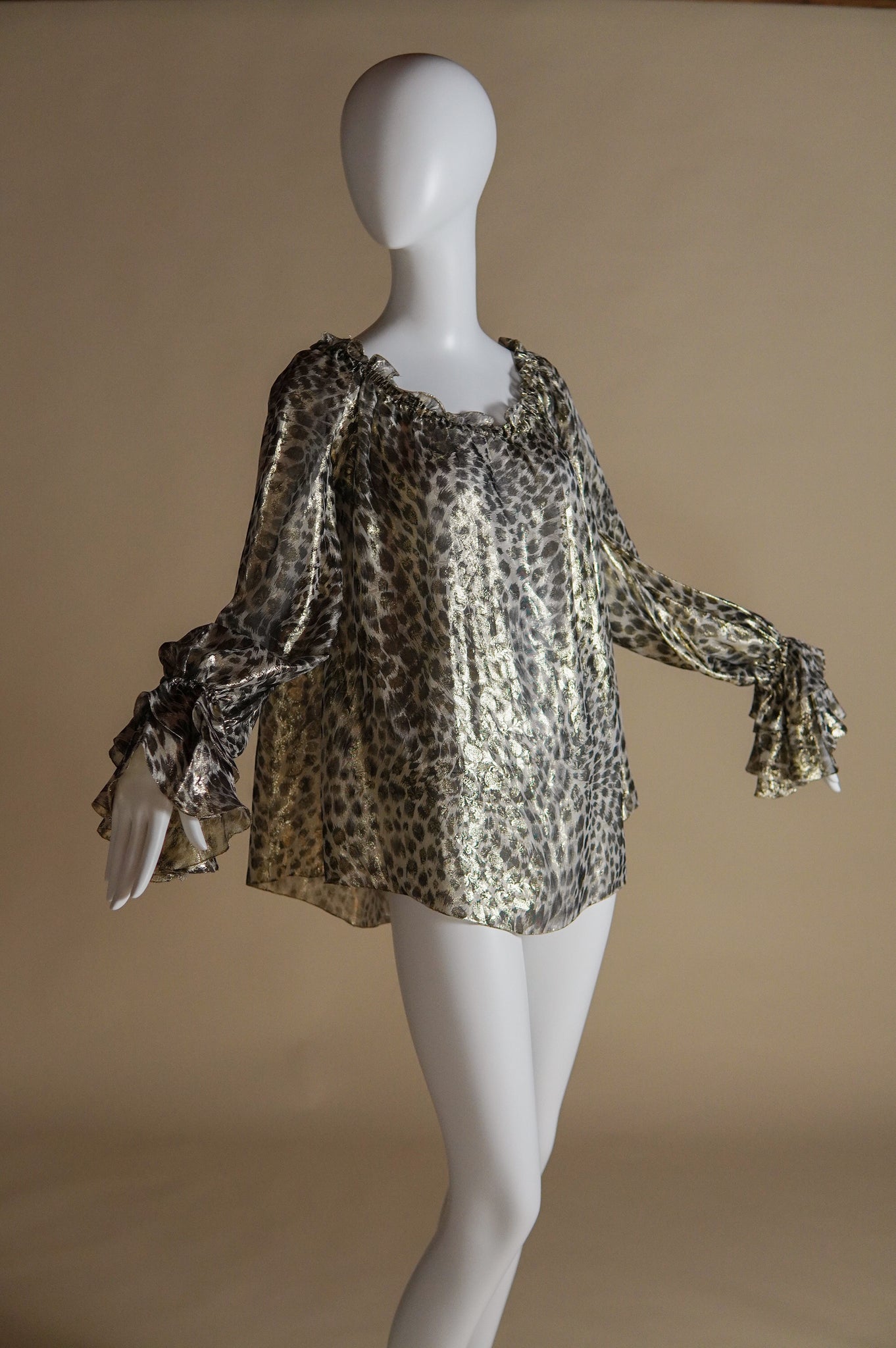 Emanuel Ungaro by Giambattista Valli silk leopard print gold off the shoulder peasant blouse - O/S