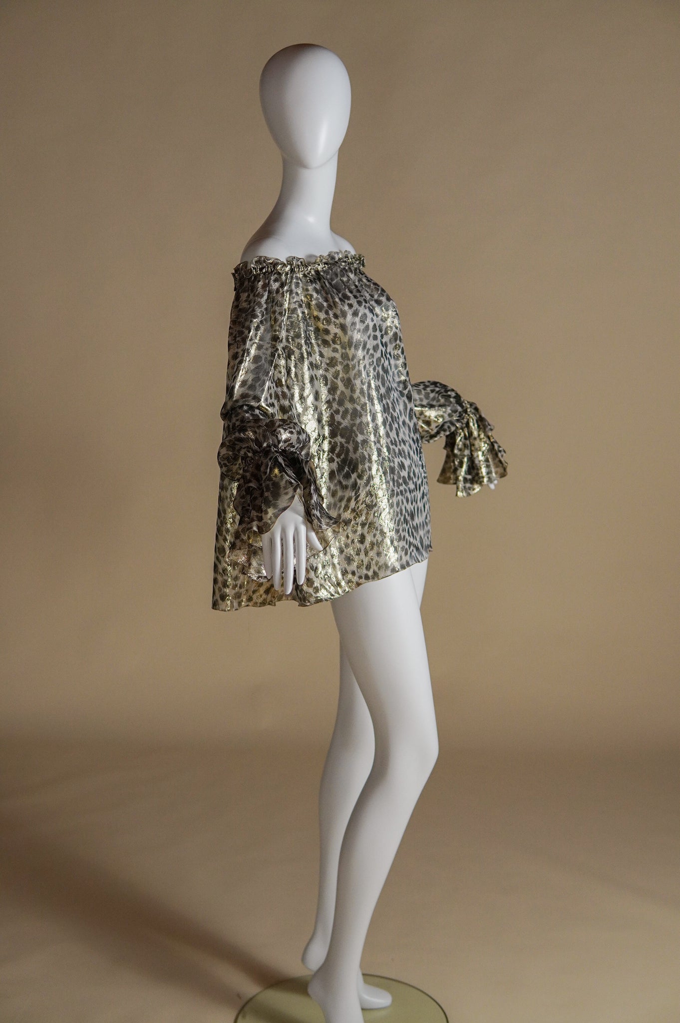 Emanuel Ungaro by Giambattista Valli silk leopard print gold off the shoulder peasant blouse - O/S