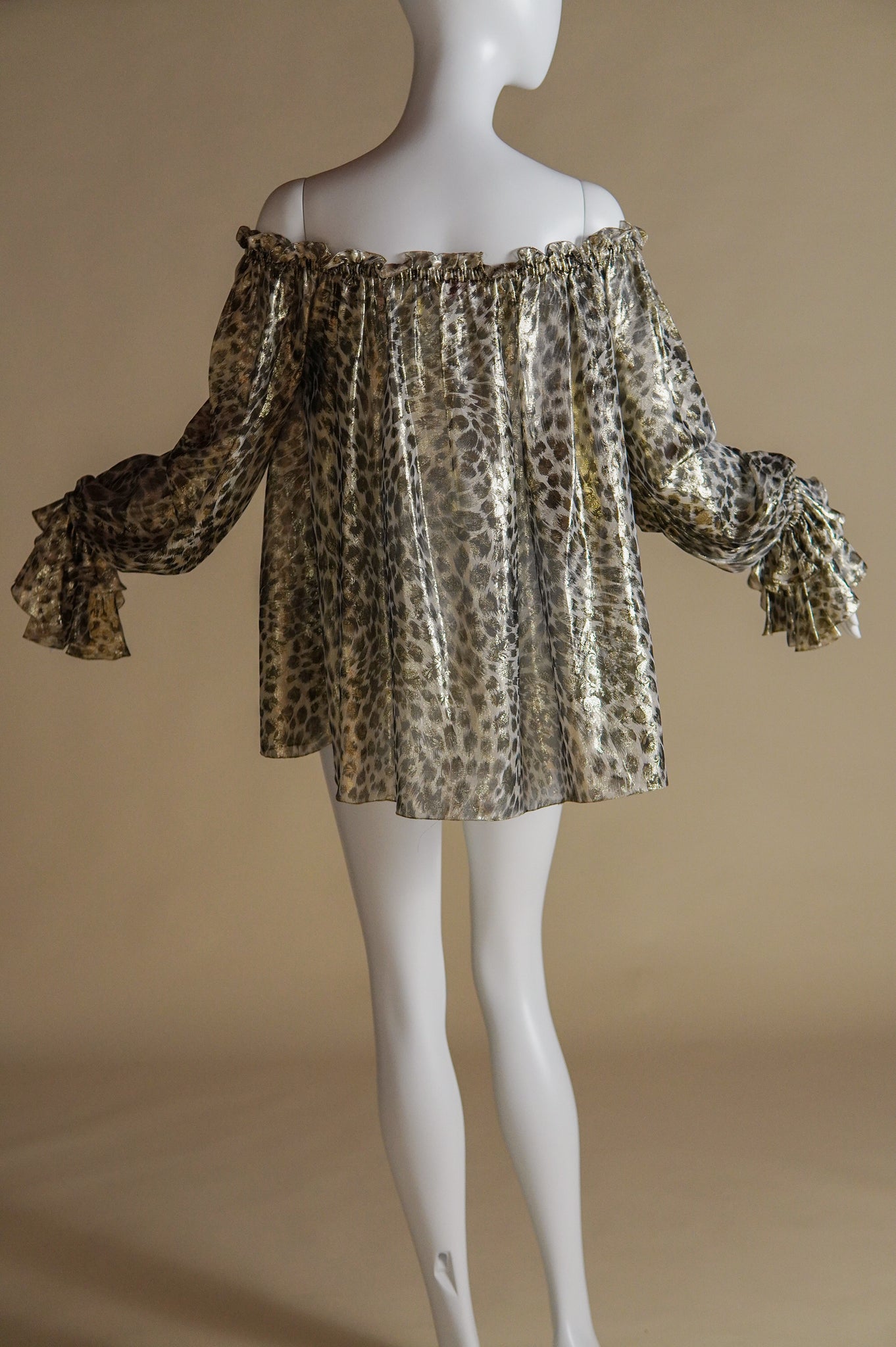 Emanuel Ungaro by Giambattista Valli silk leopard print gold off the shoulder peasant blouse - O/S