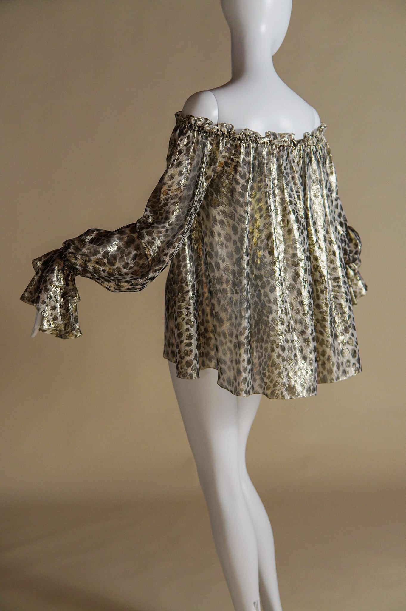 Emanuel Ungaro by Giambattista Valli silk leopard print gold off the shoulder peasant blouse - O/S