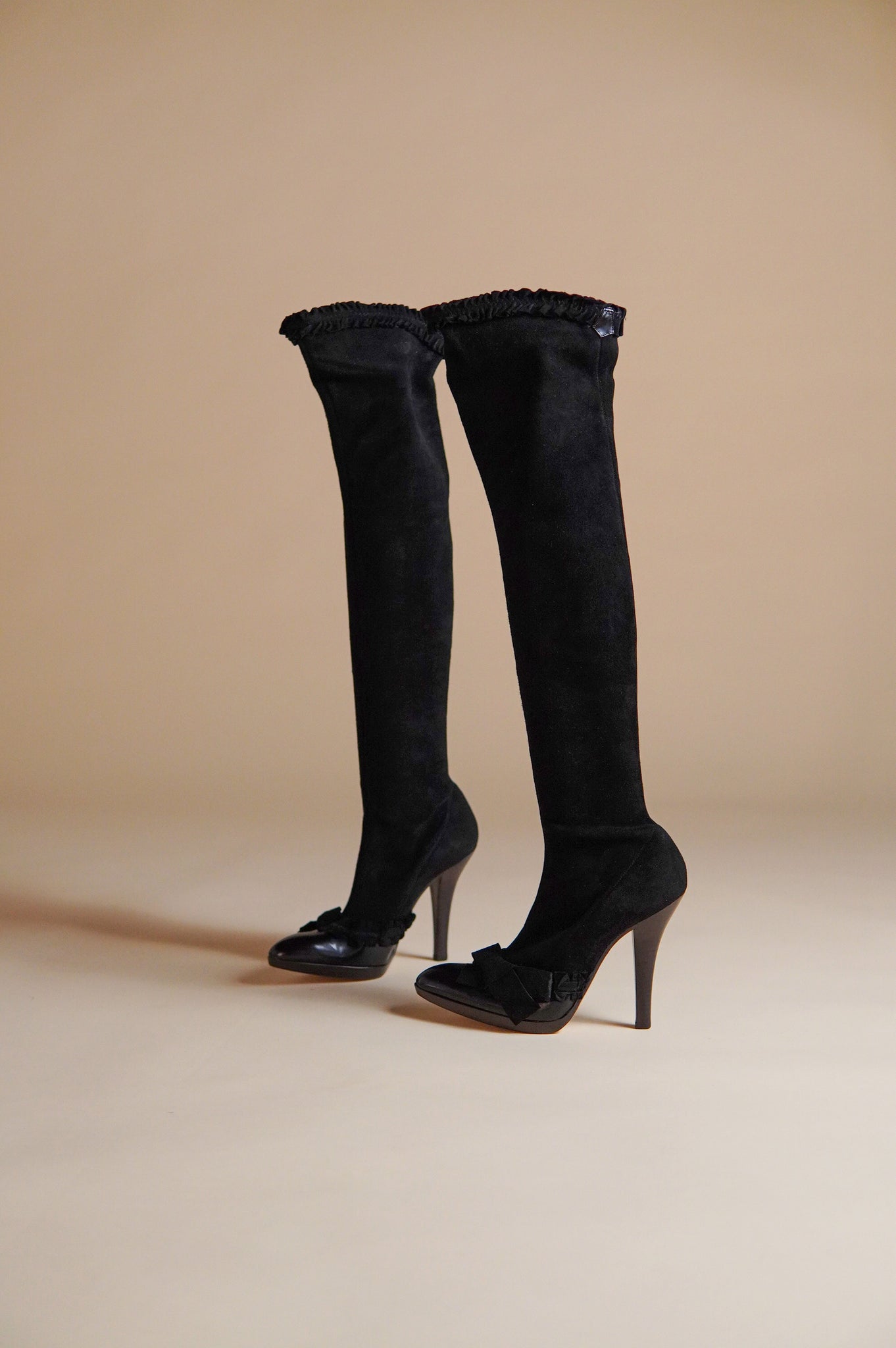 F/W 2002 Yves Saint Laurent by Tom Ford campaign and runway suede