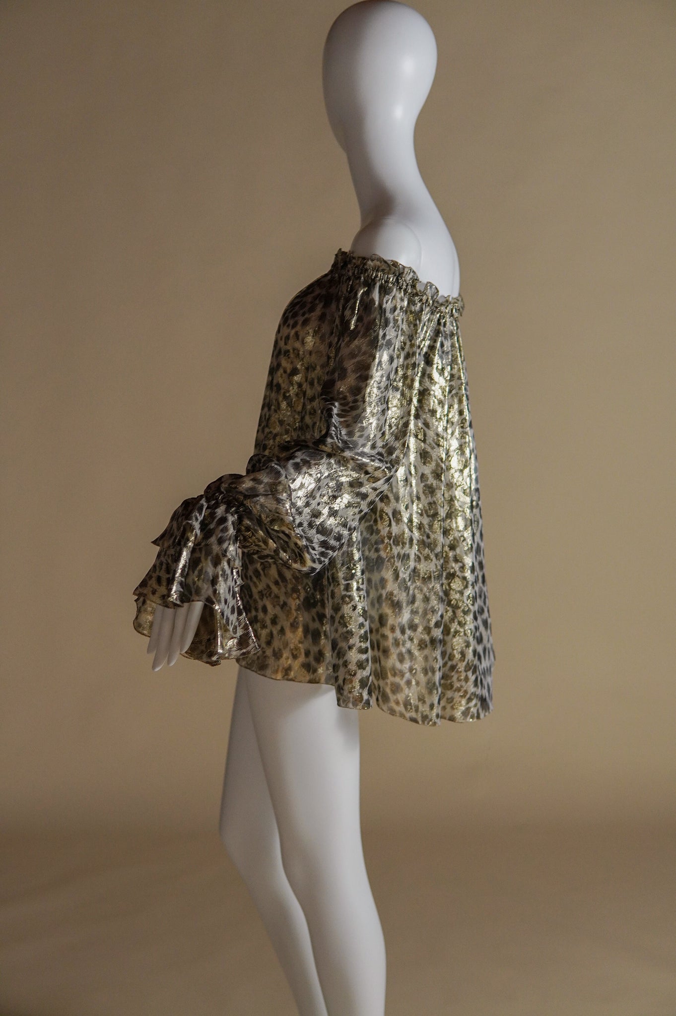 Emanuel Ungaro by Giambattista Valli silk leopard print gold off the shoulder peasant blouse - O/S
