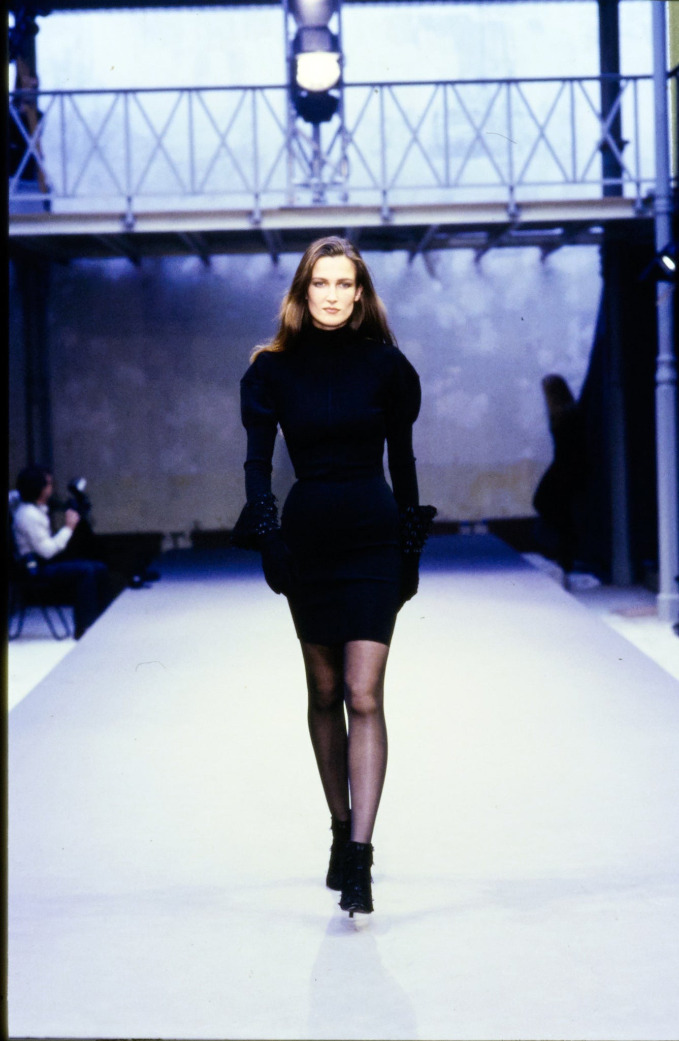 F/W 1989 Alaïa knit set with juliet sleeve bodysuit and matching skirt in brown - XS