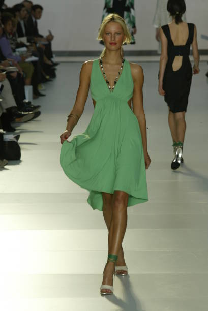 S/S 2004 Chloé by Phoebe Philo slinky green runway dress - O/S