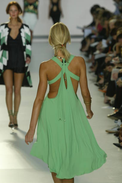 S/S 2004 Chloé by Phoebe Philo slinky green runway dress - O/S