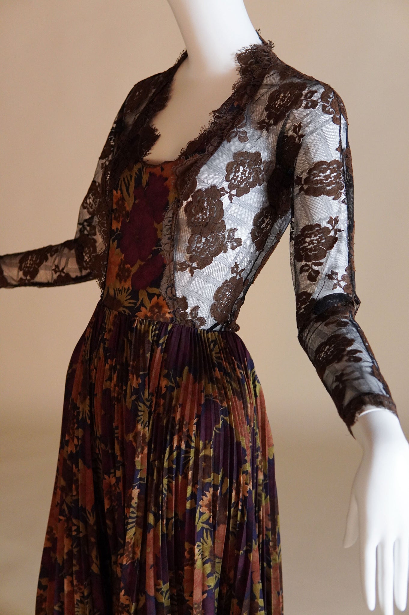 F/W 1995 Geoffrey Beene dress with sheer lace bodice and accordion pleated wool skirt - XXS/XS