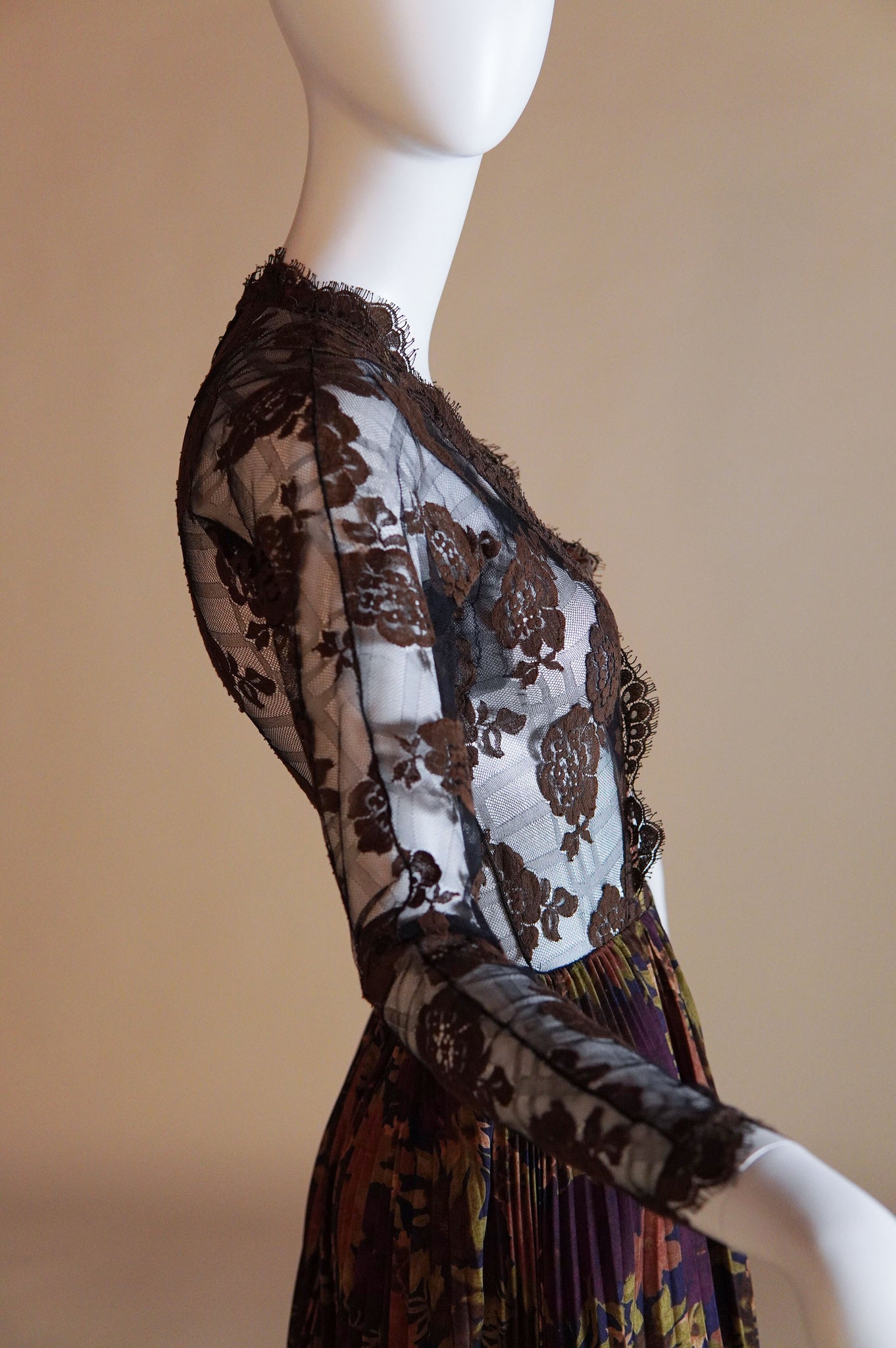 F/W 1995 Geoffrey Beene dress with sheer lace bodice and accordion pleated wool skirt - XXS/XS