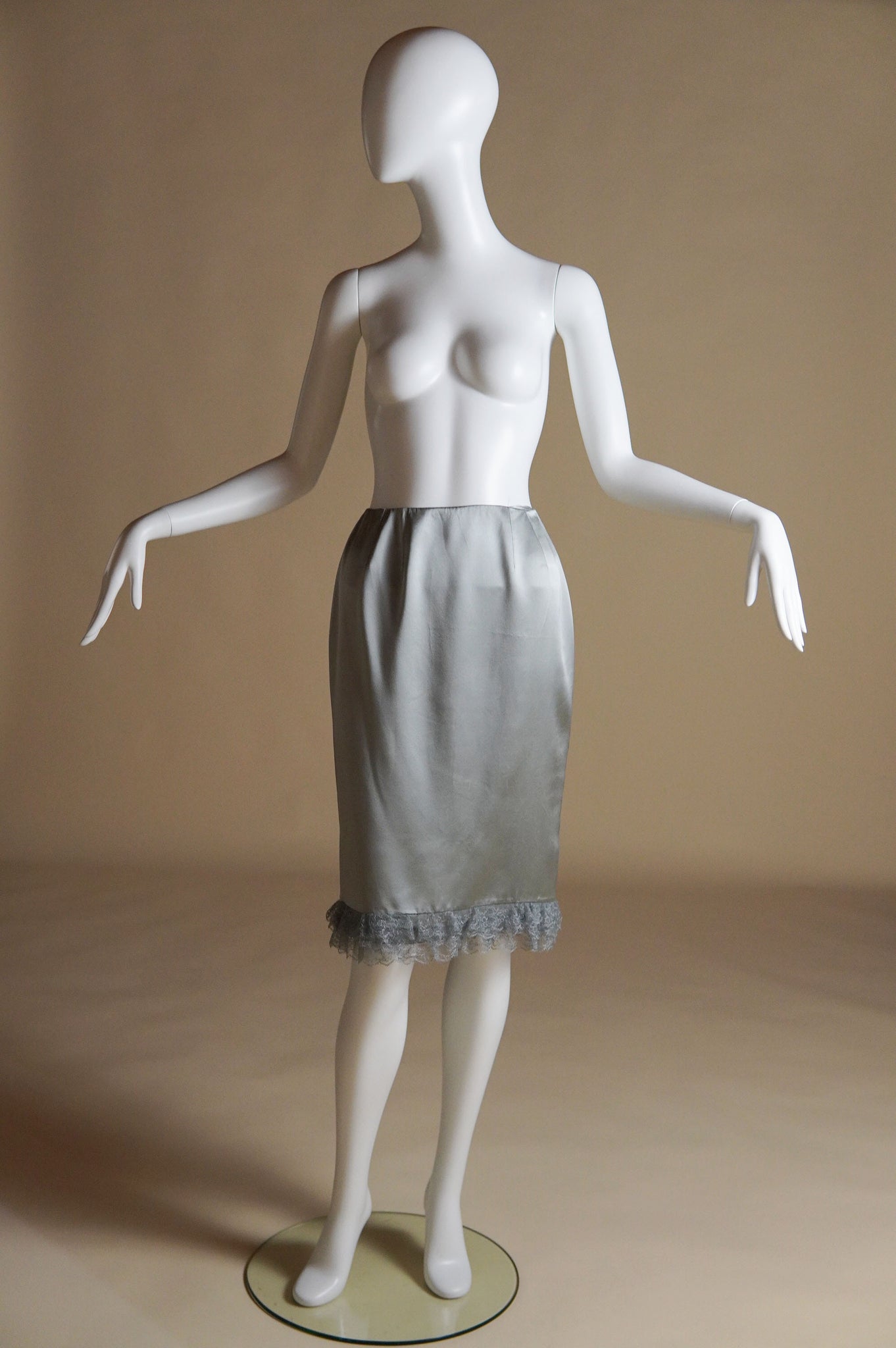 1990s Chloé silk charmeuse skirt with ruffled lace trim - XS