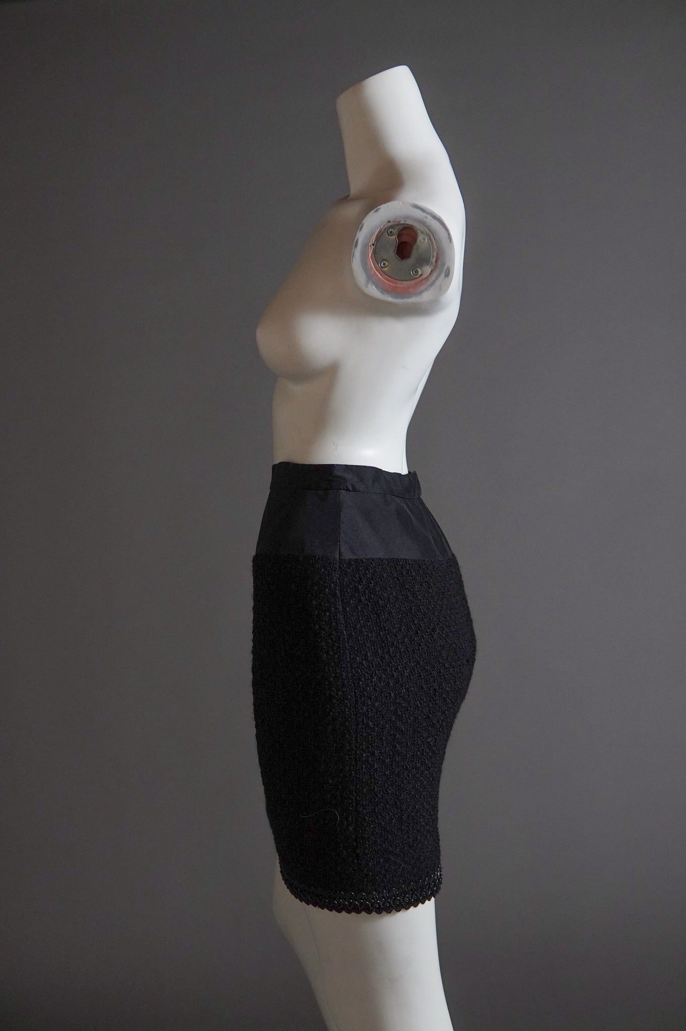 S/S 1994 Chanel by Karl Lagerfeld tweed skirt with silk waist and scoubidou plastic trim - XS