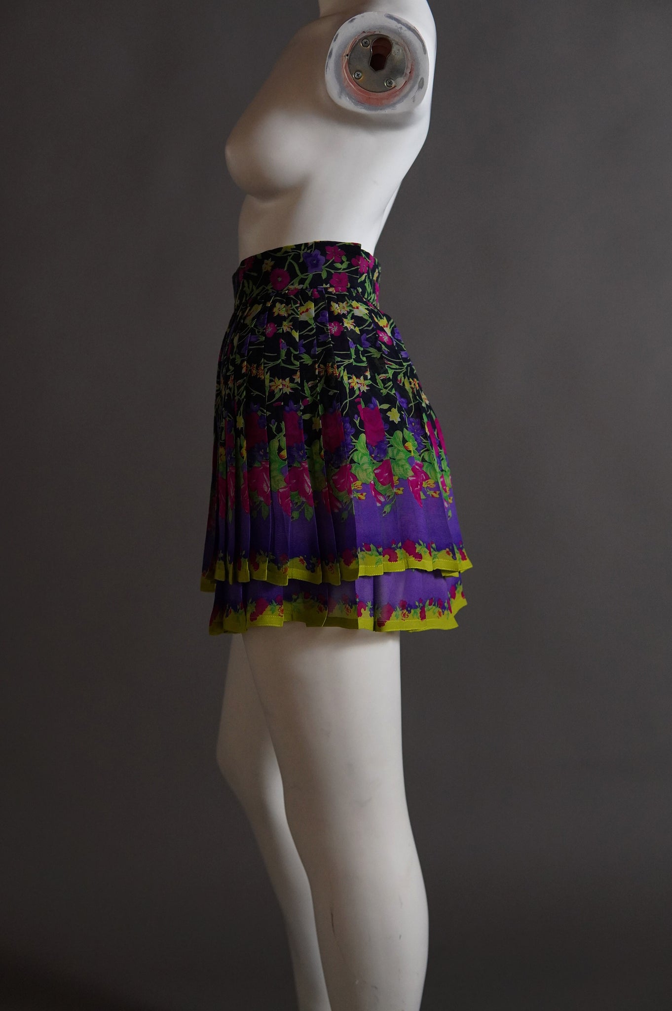 early 1990s Gianni Versace silk chiffon floral pleated tennis mini skirt - XXS/XS