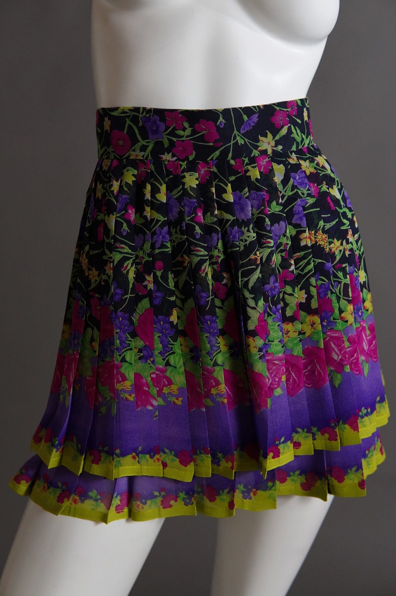 early 1990s Gianni Versace silk chiffon floral pleated tennis mini skirt - XXS/XS