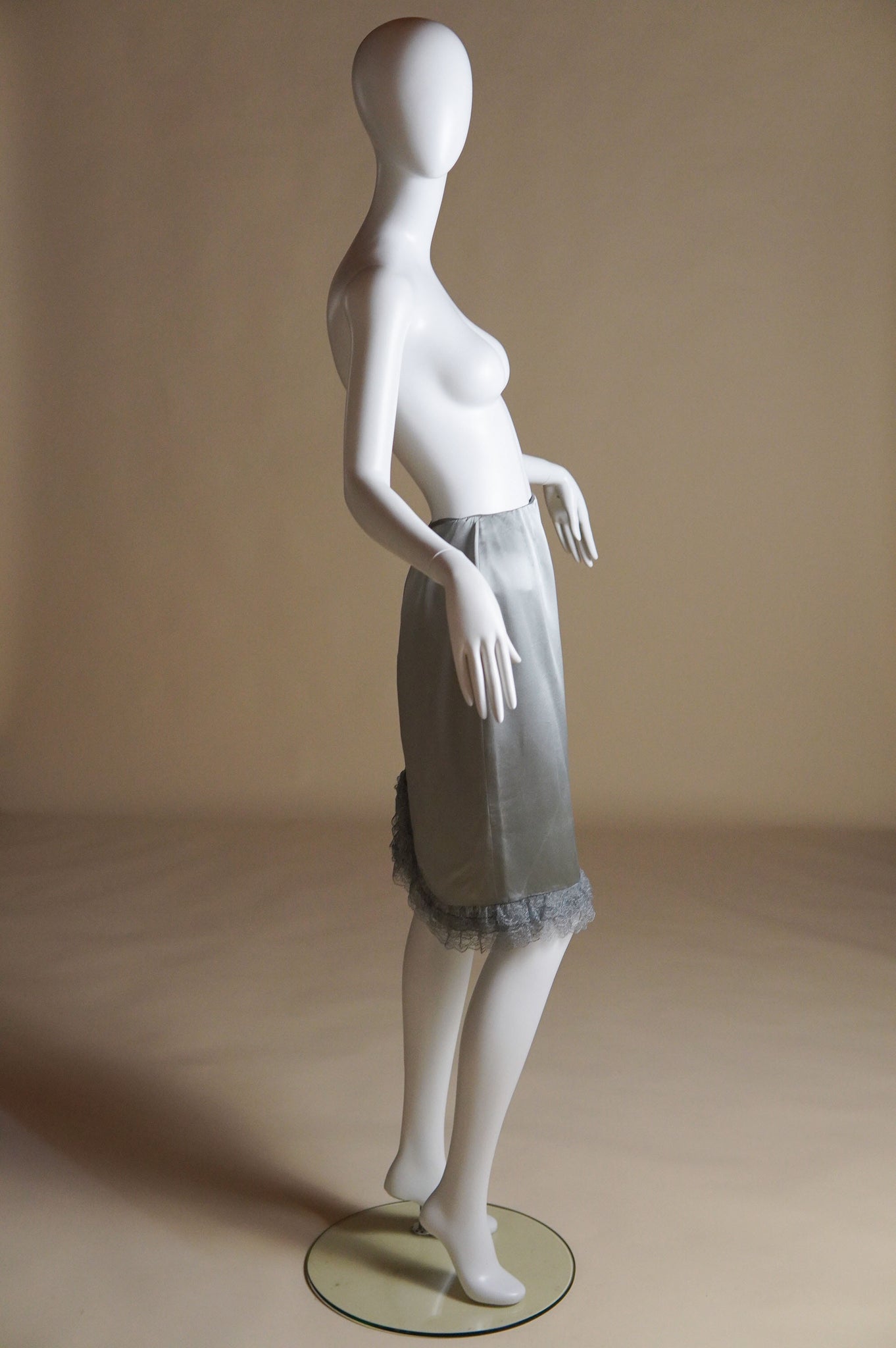 1990s Chloé silk charmeuse skirt with ruffled lace trim - XS