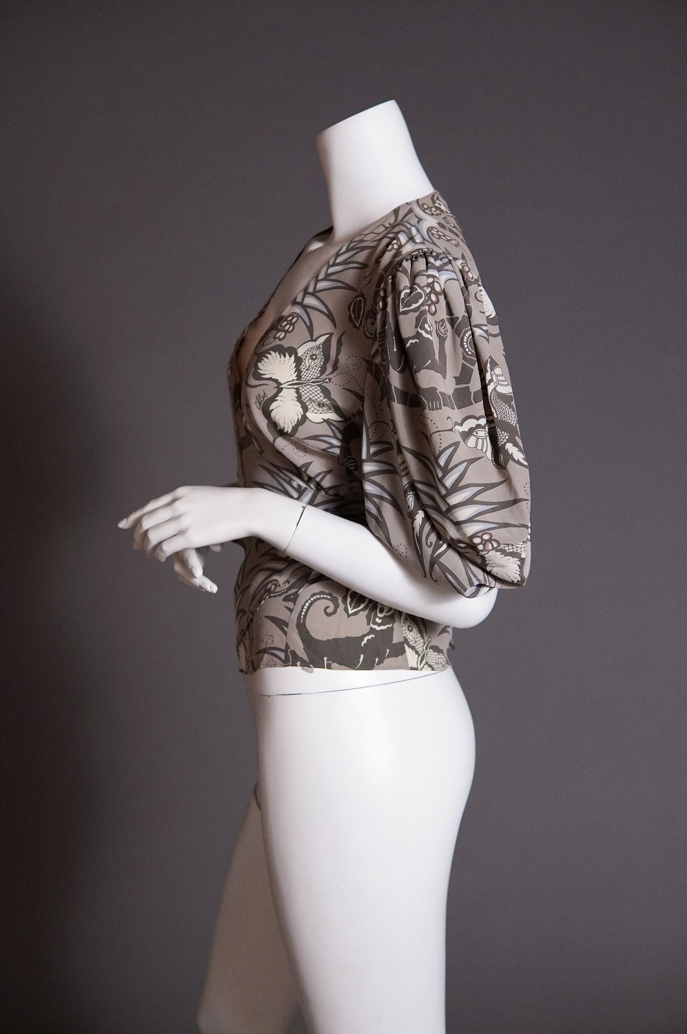 S/S 2002 Chloé by Phoebe Philo silk wrap blouse with puff sleeve in monkey print - M/L