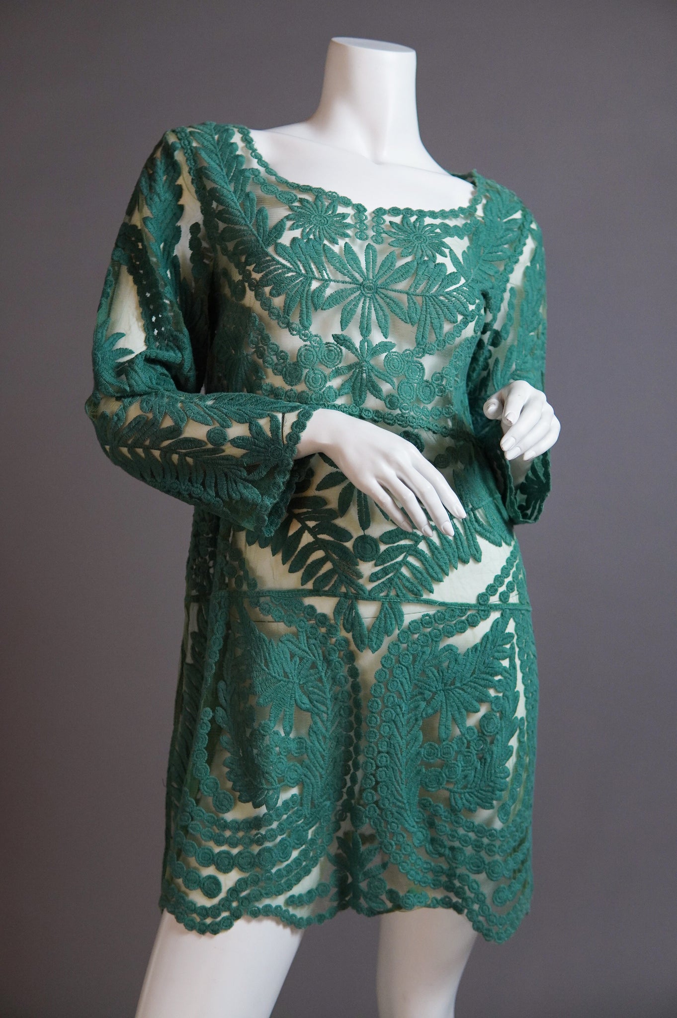 1970s shift dress with hand-embroidered design on mesh - XS/S/M