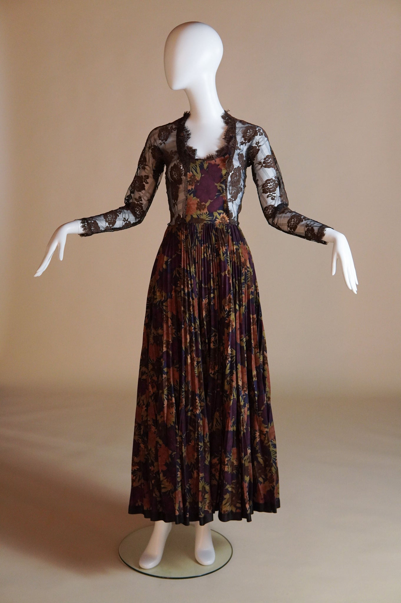 F/W 1995 Geoffrey Beene dress with sheer lace bodice and accordion pleated wool skirt - XXS/XS