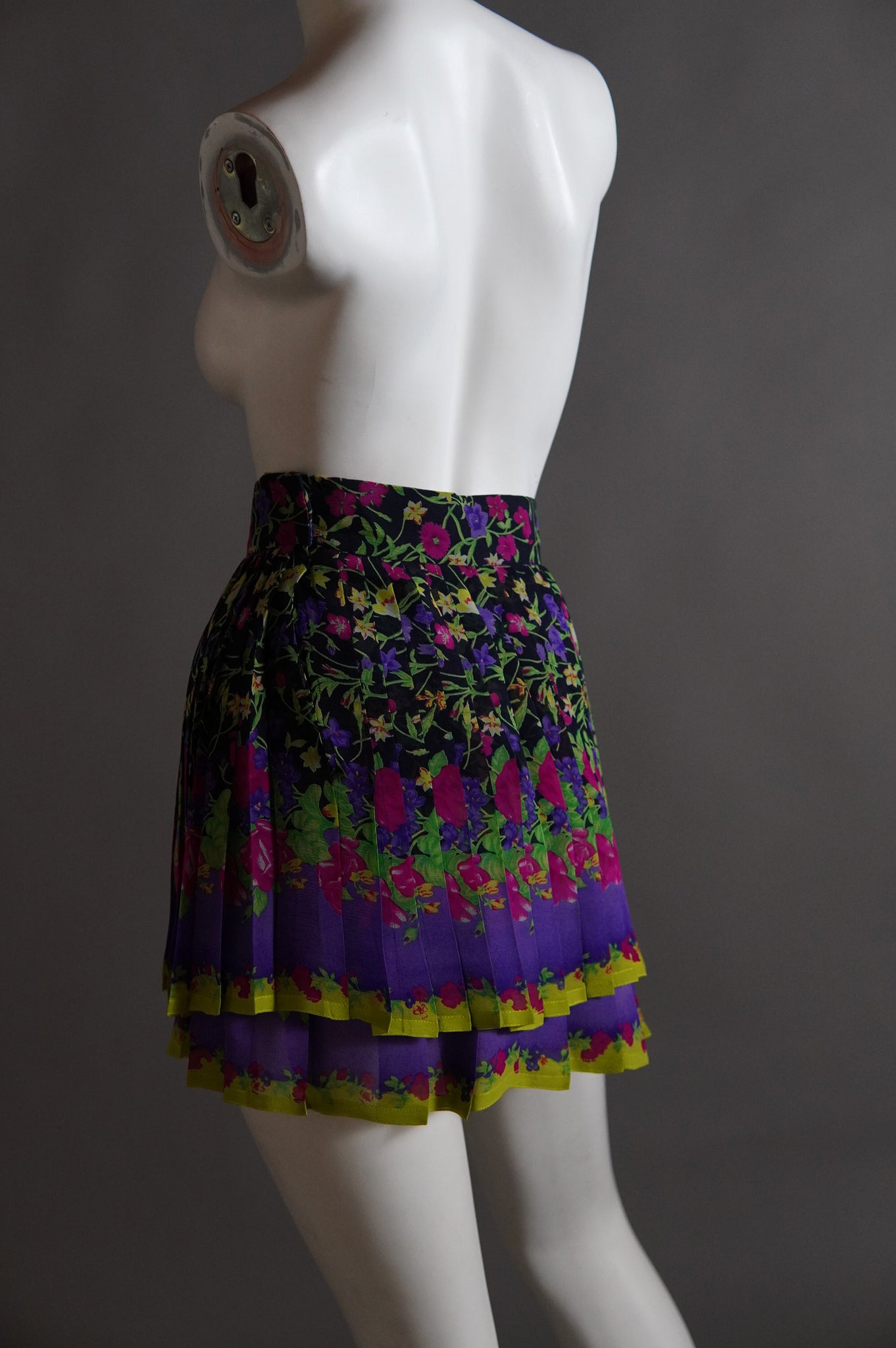 early 1990s Gianni Versace silk chiffon floral pleated tennis mini skirt - XXS/XS