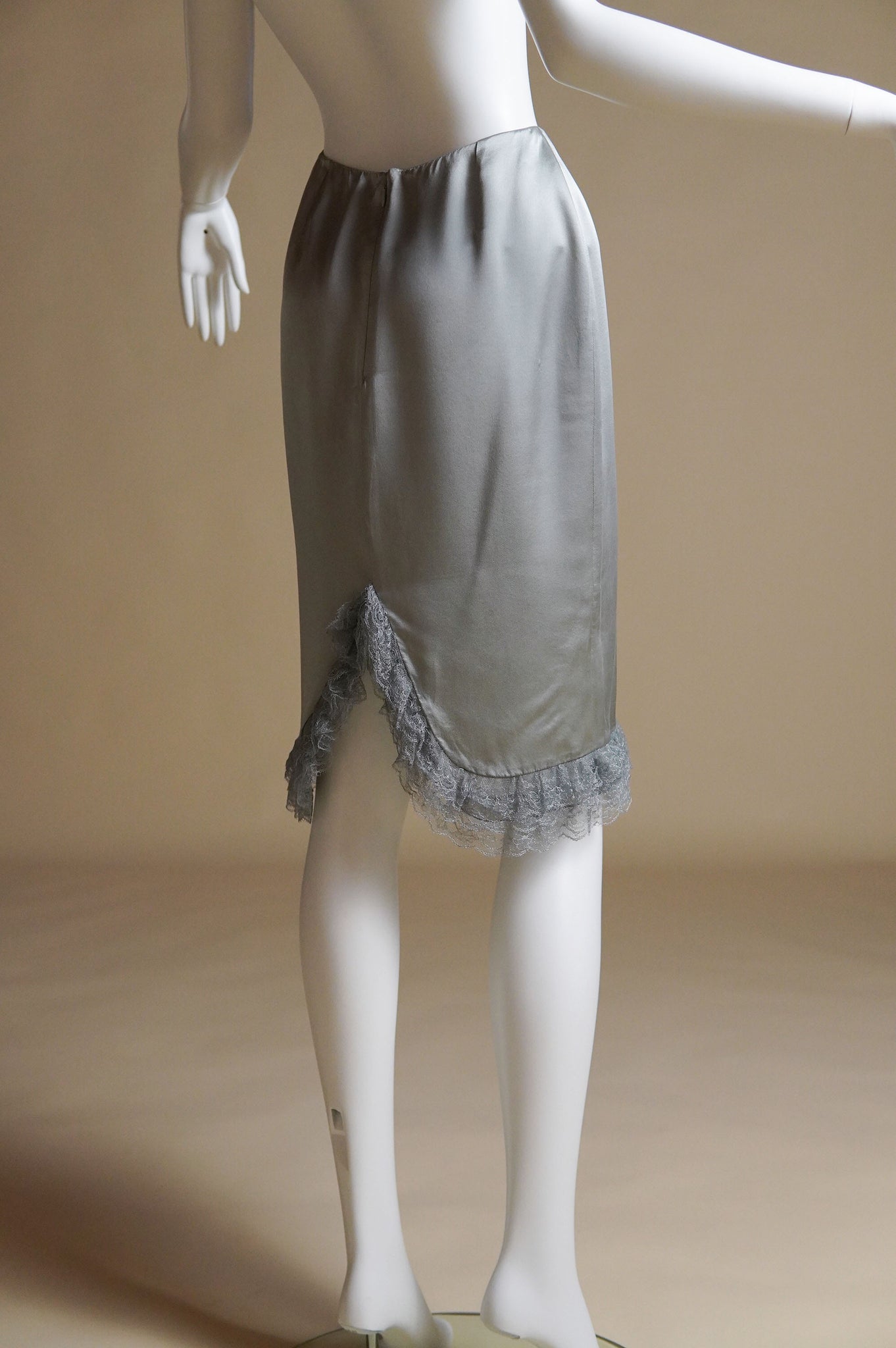 1990s Chloé silk charmeuse skirt with ruffled lace trim - XS