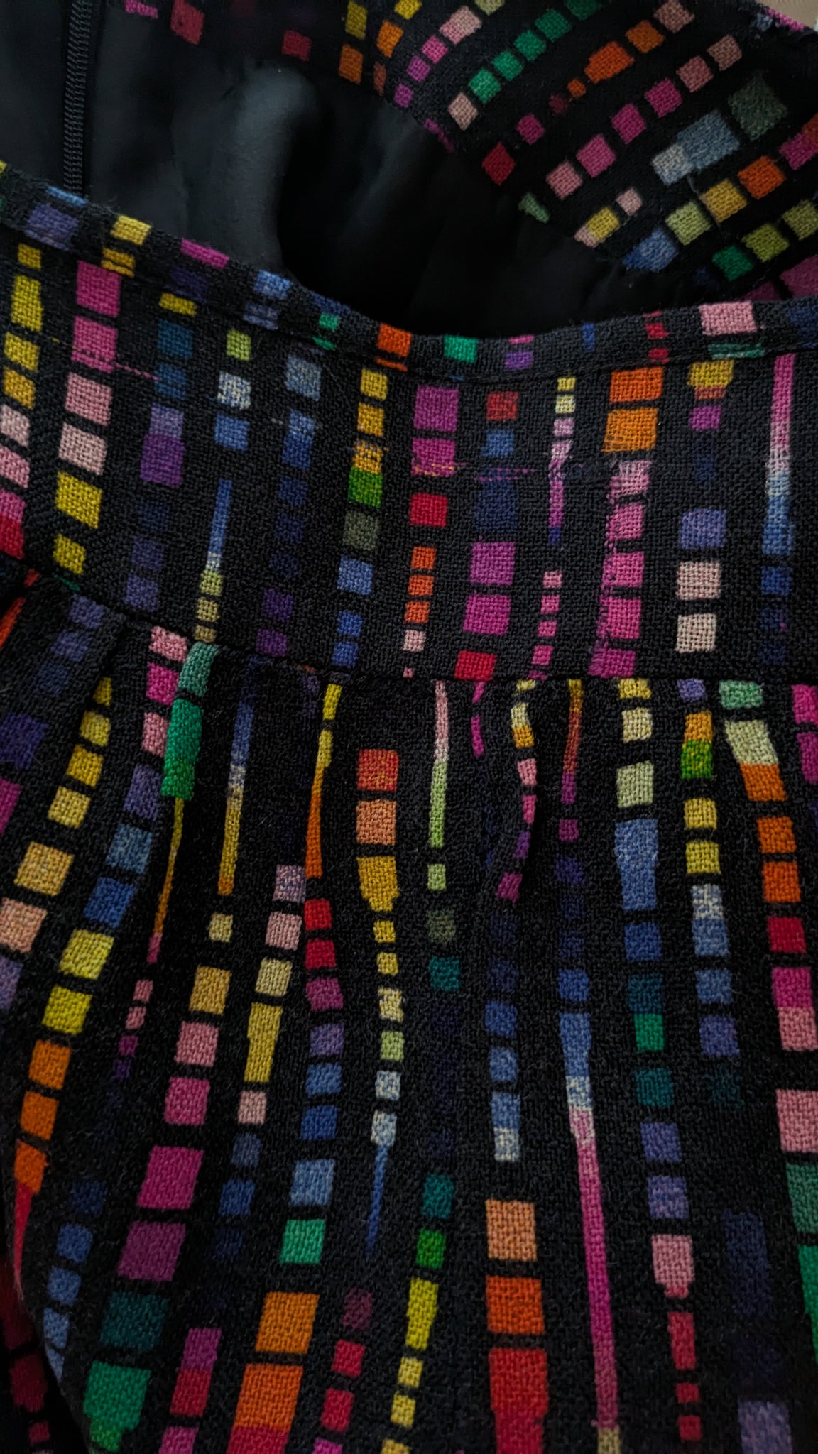 F/W 2001 Chanel by Karl Lagerfeld fluted mermaid wool skirt with multi-colour pattern - S/M
