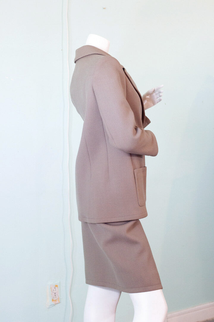 (Nina Ricci) haute couture suit